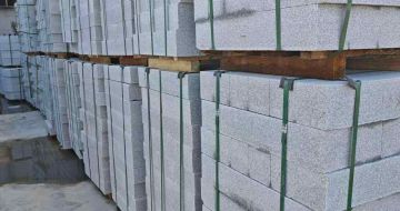 本溪芝麻白路牙石，路侧石